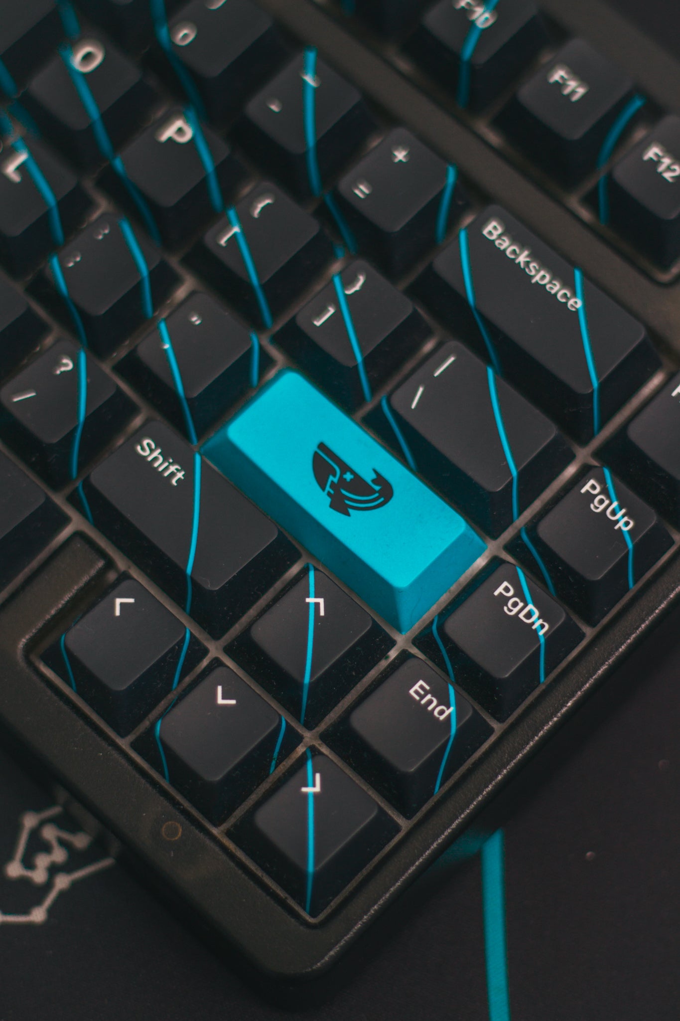 K75 Mechanical Keyboard - Space Whale